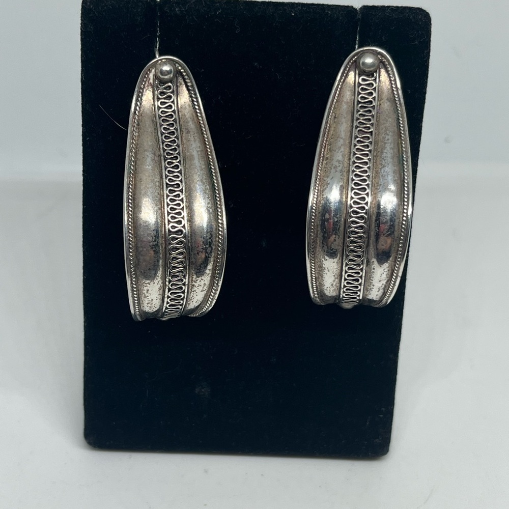 Vintage 925 Sterling Silver Earrings